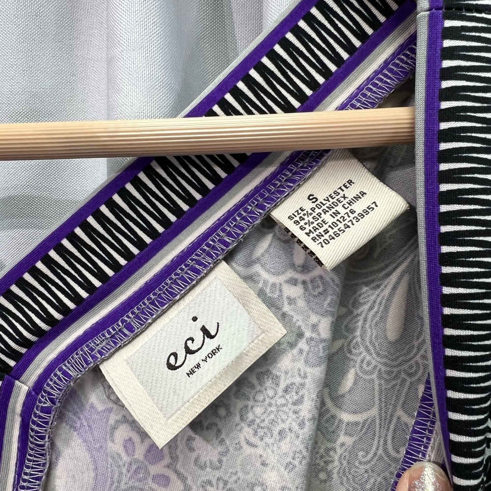 ECI New York Grey, White, Purple and Black Paisley V-neck Long Sleeve Dress - SM - Picture 7 of 10
